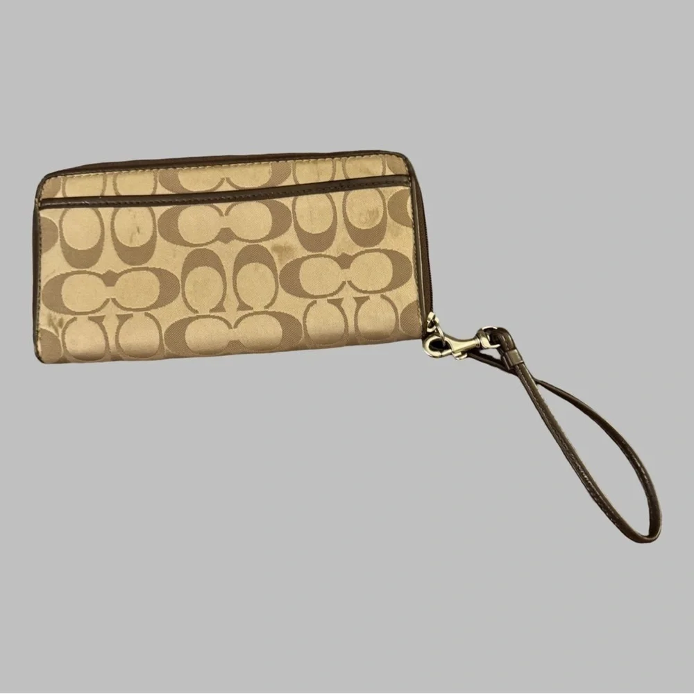 Coach stylish brown
